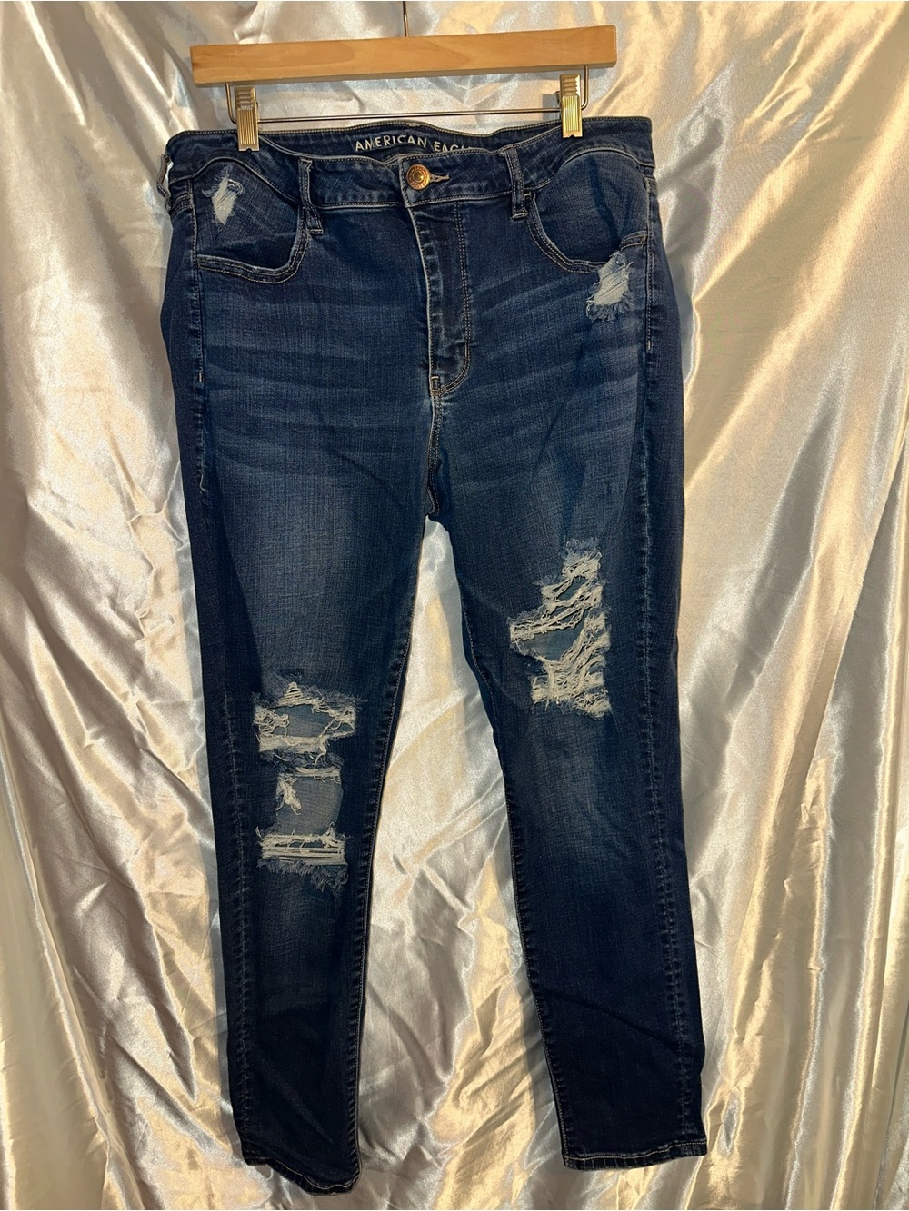 18L American Eagle Outfitters Dark Blue Ripped Jegging Skinny Jeans